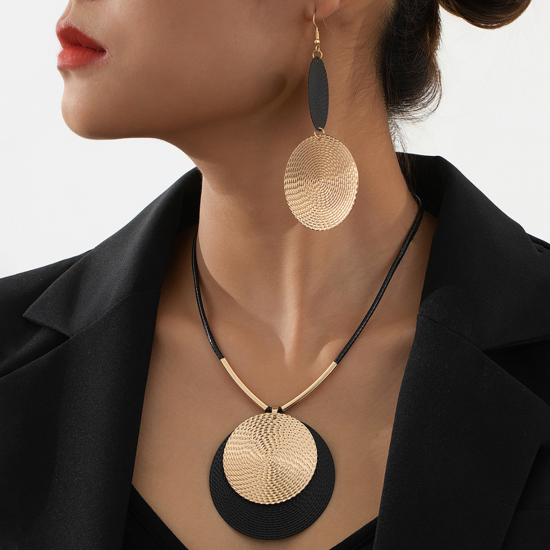 Chic Medallion Set