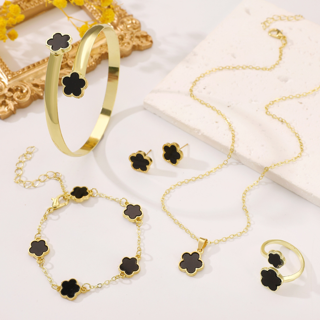 Noir Clover Set