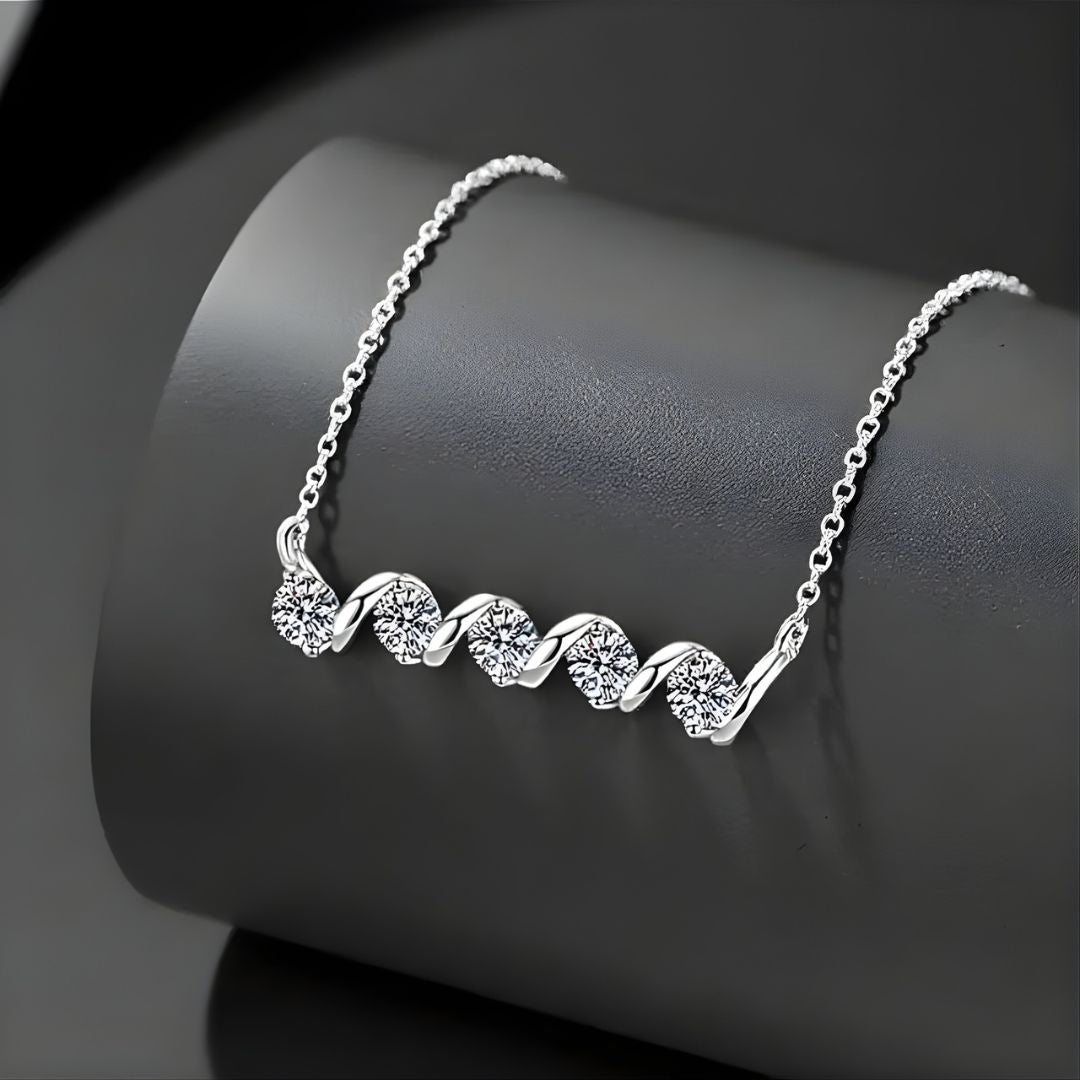 Lovessom Lueur Necklace