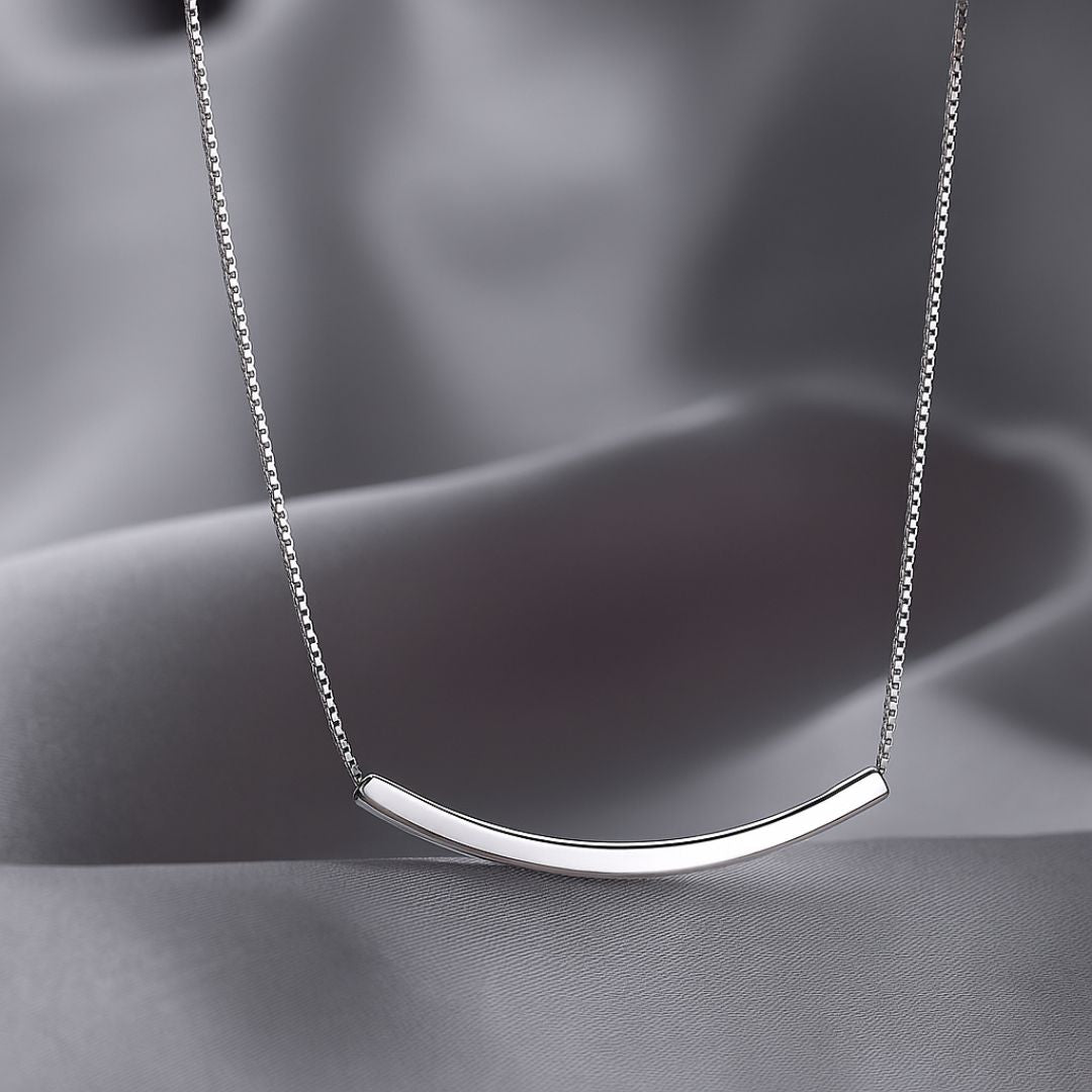 Marivelle Curve Necklace