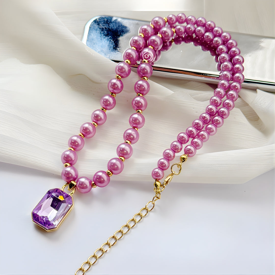 Gleaming Pearl Necklace