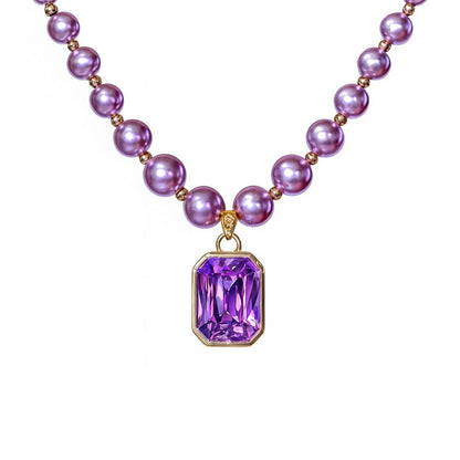 Gleaming Pearl Necklace